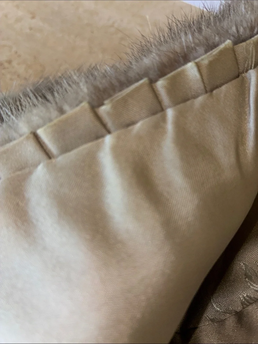 PLYMOUTH FURS luxurious classic